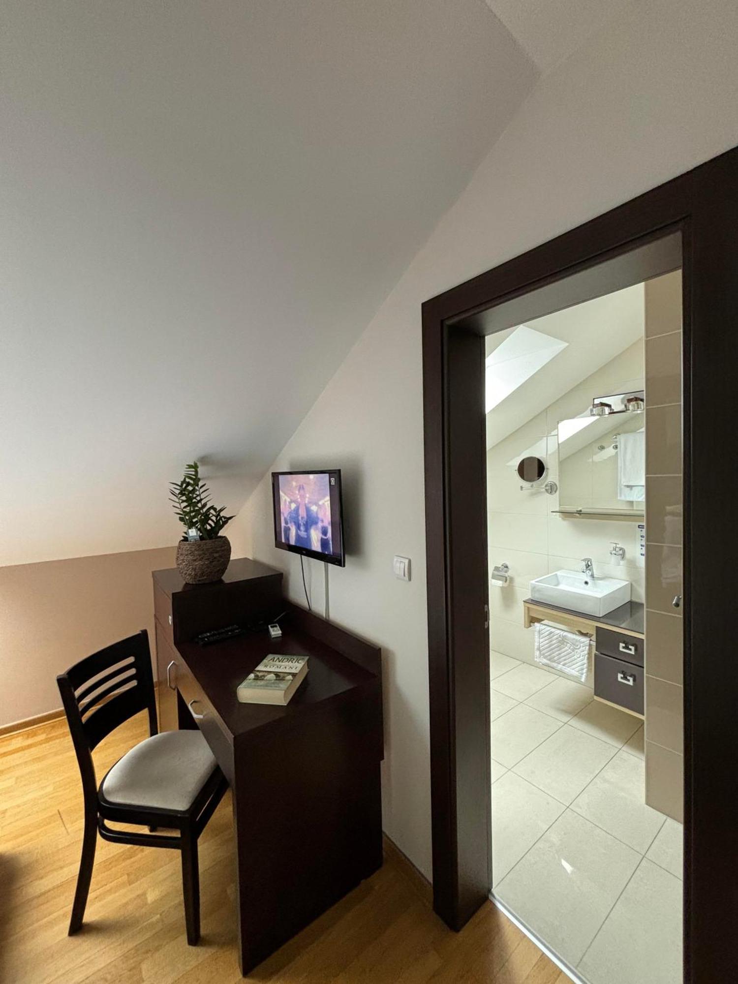 Bed and Breakfast Atrium Сремска-Митровица Экстерьер фото